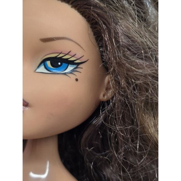 Bratz Back To School Yasmin Doll - Picture 6 of 16
